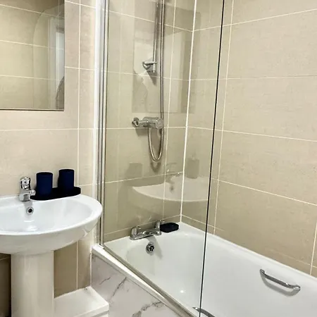 Modern Bright Flat & Stylish Leeds (West Yorkshire)