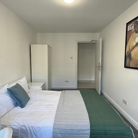 Modern Bright Flat & Stylish * Leeds (West Yorkshire)