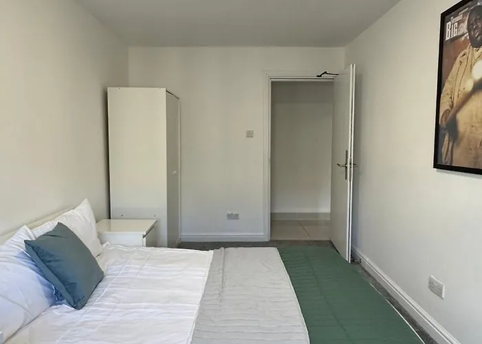 Modern Bright Flat & Stylish * Leeds (West Yorkshire)